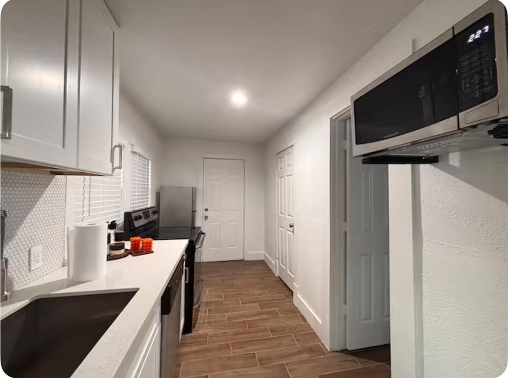 7427 Avenue H - Photo 2