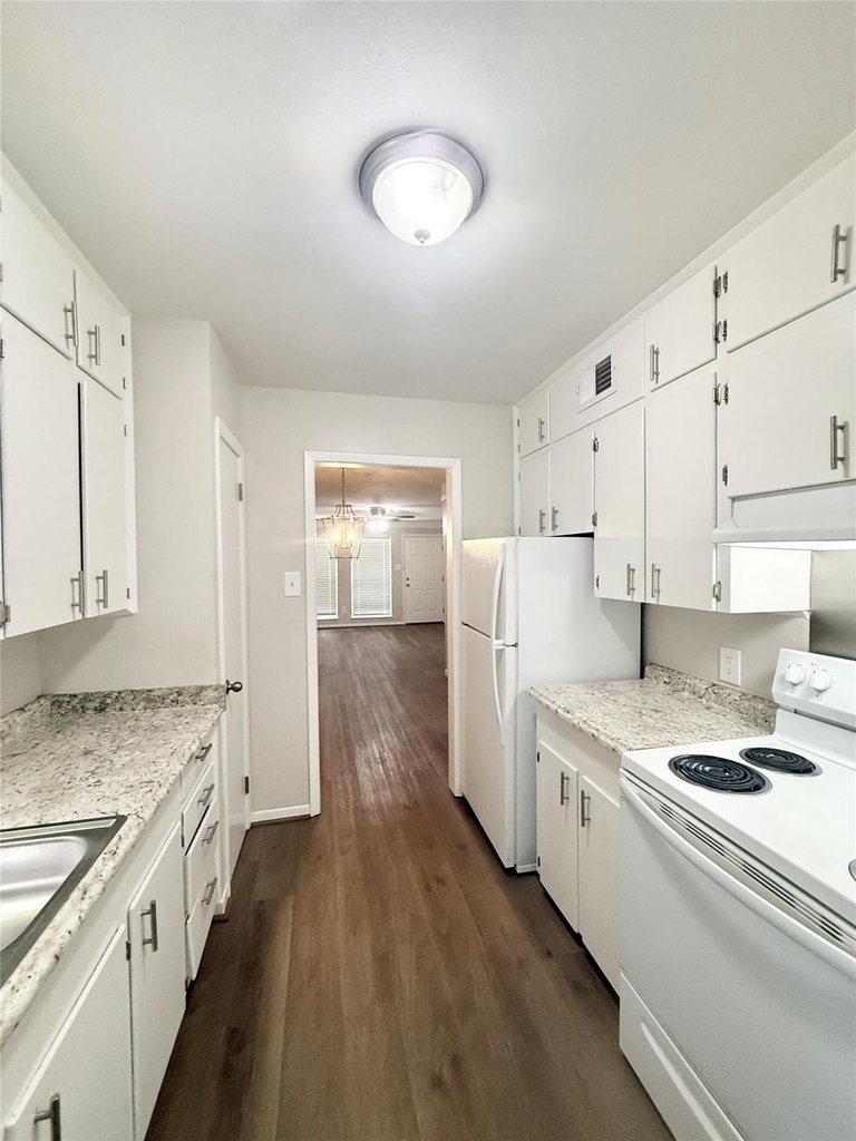 500 Willow Drive - Photo 7