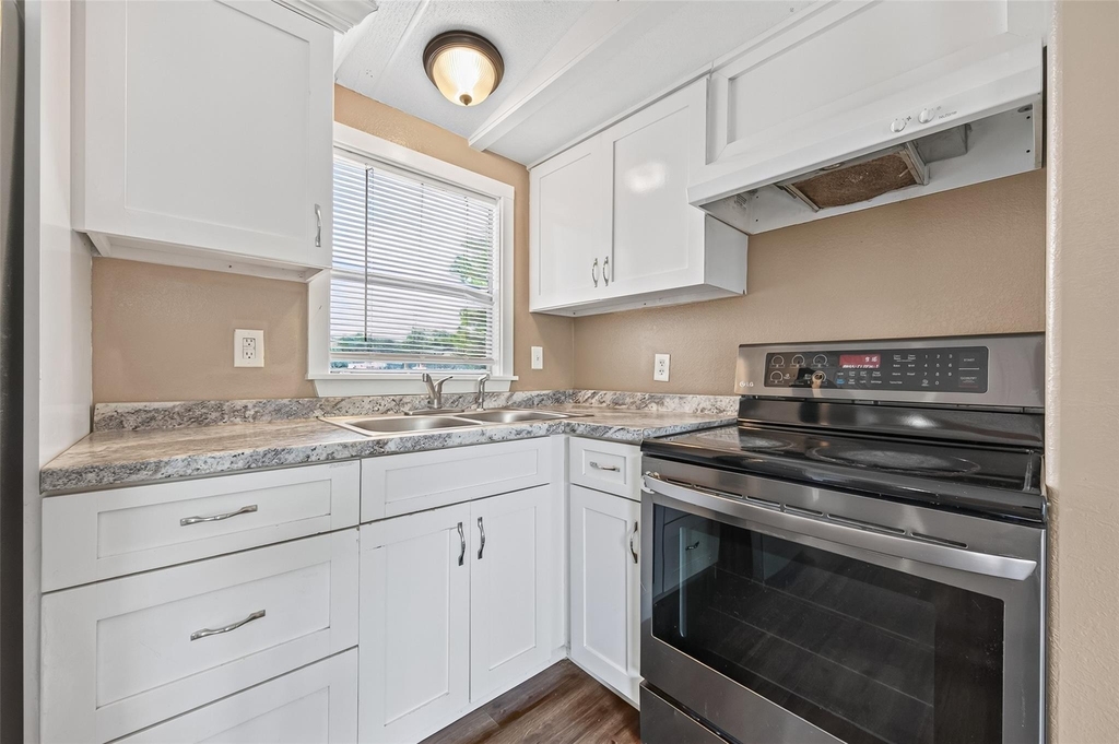 33618 Falcon Spring Street - Photo 20