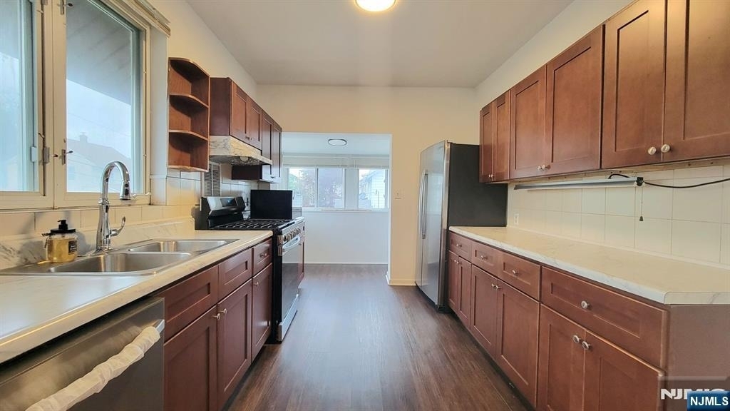86 E Fort Lee - Photo 3