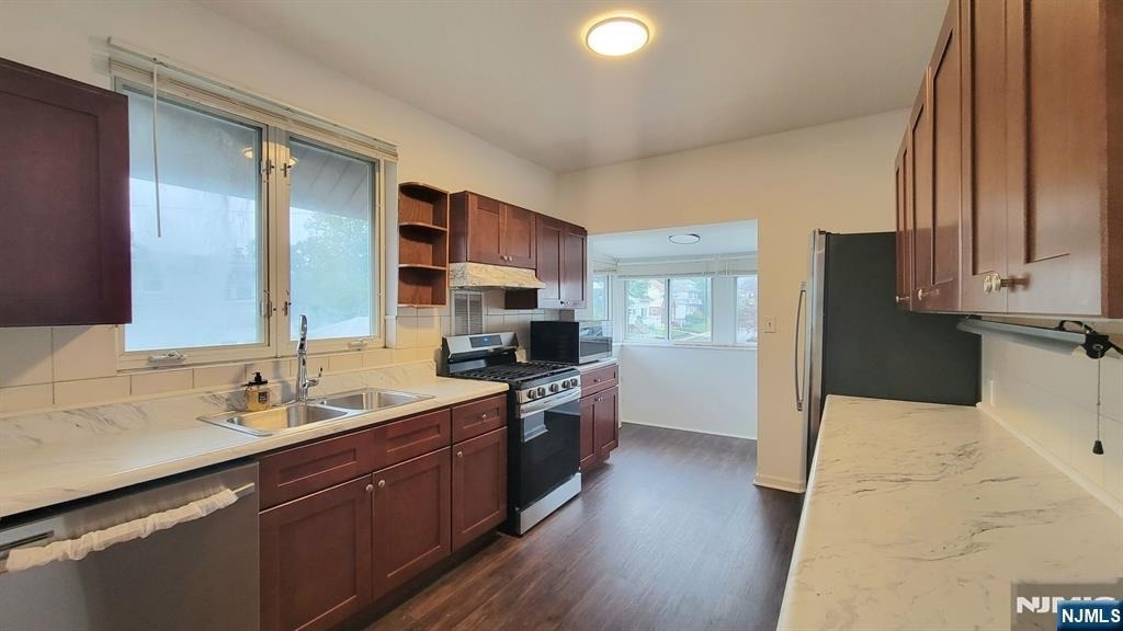 86 E Fort Lee - Photo 4