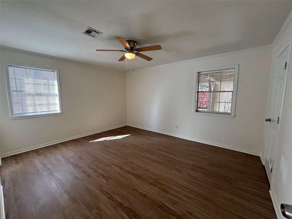 1009 Lawndale Avenue - Photo 6