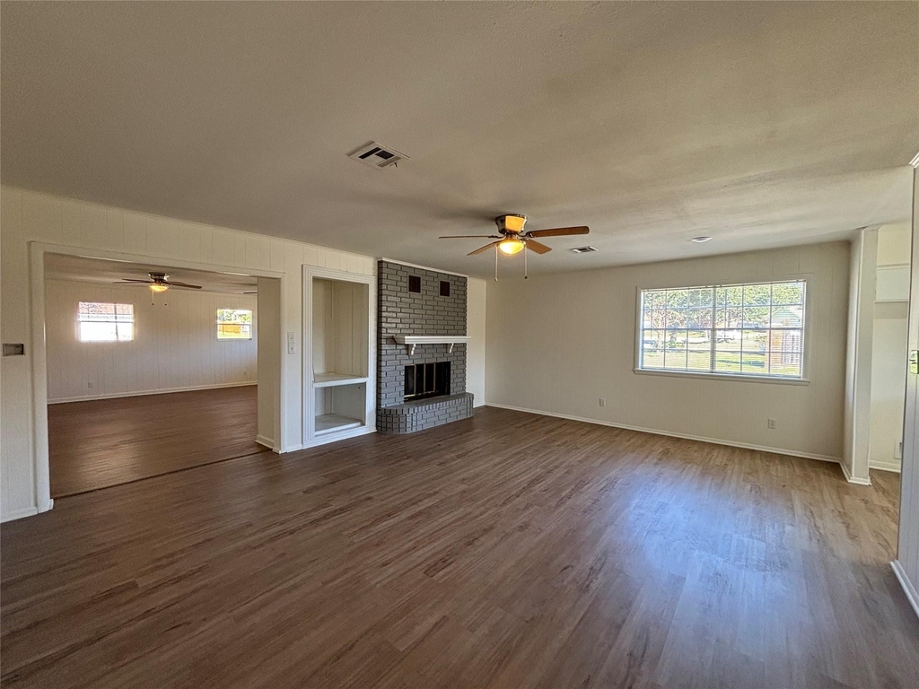 1009 Lawndale Avenue - Photo 4
