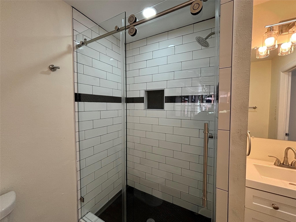 1009 Lawndale Avenue - Photo 8