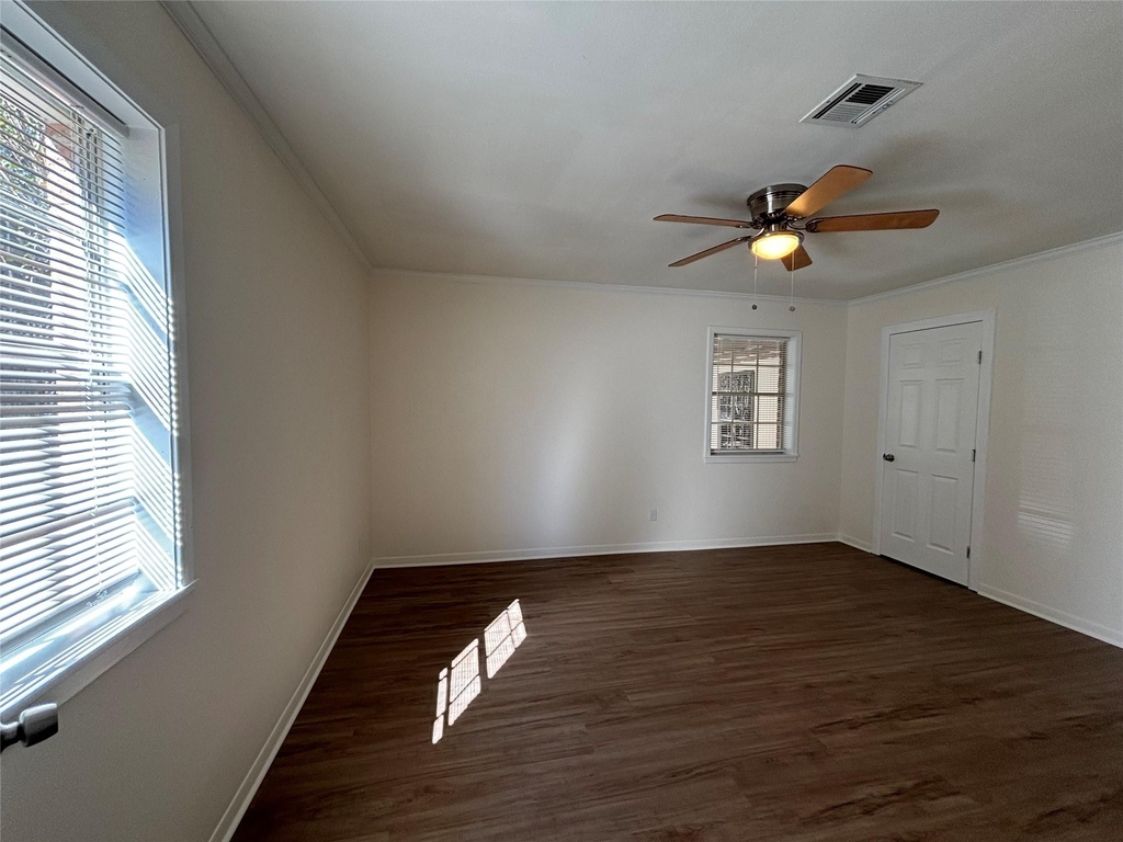 1009 Lawndale Avenue - Photo 7