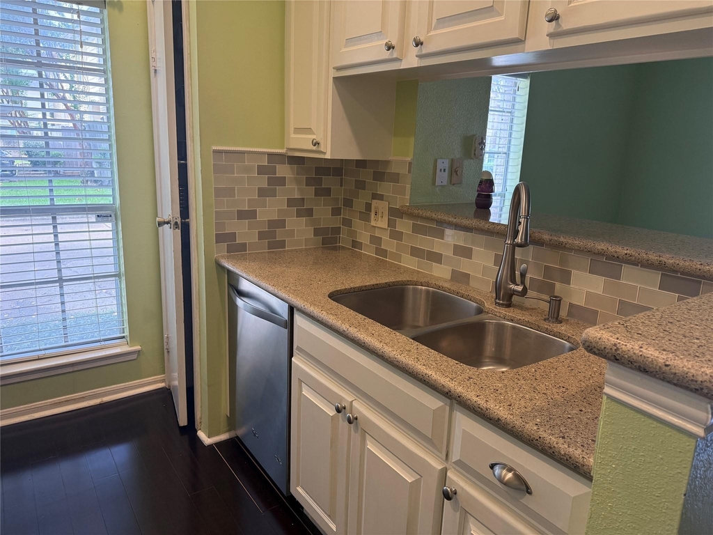 7575 Cambridge Street - Photo 12