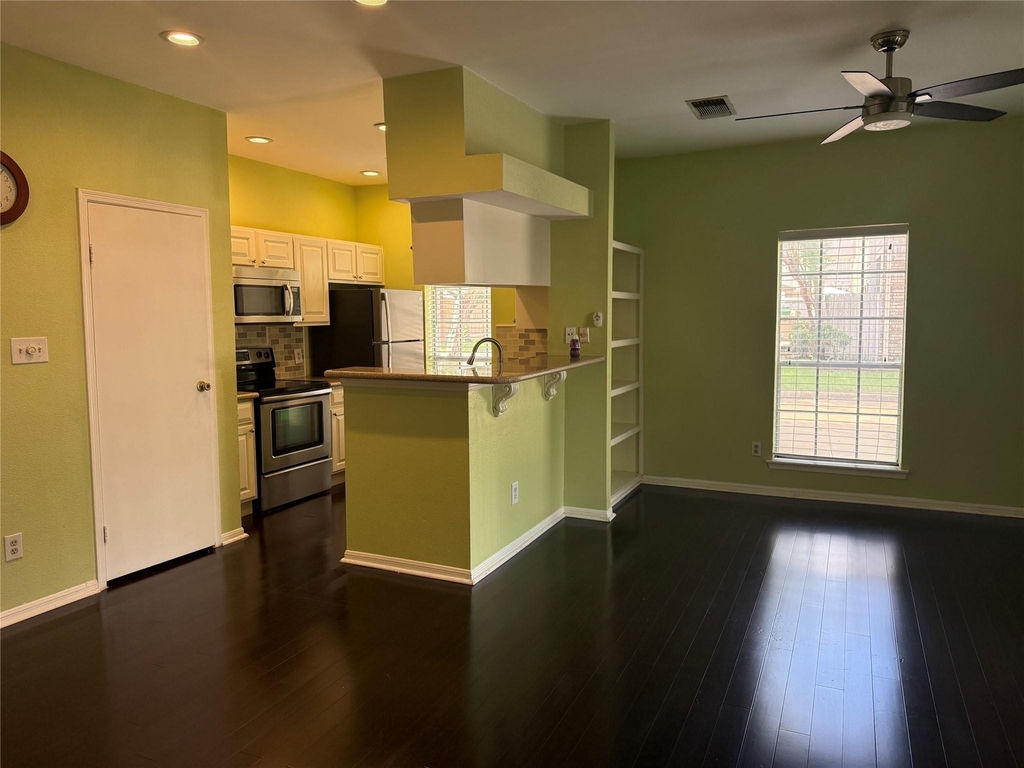 7575 Cambridge Street - Photo 9