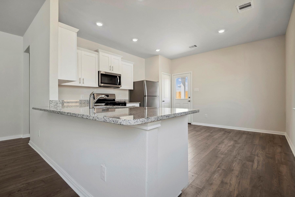 16446 Honeysuckle Hill Drive - Photo 4