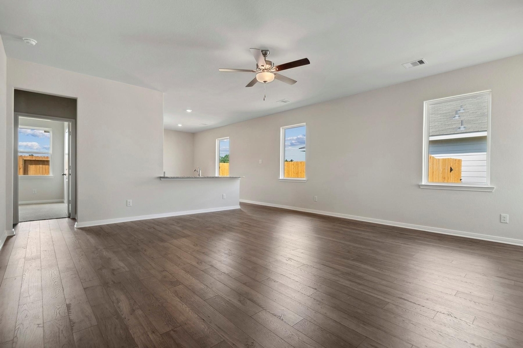16446 Honeysuckle Hill Drive - Photo 3
