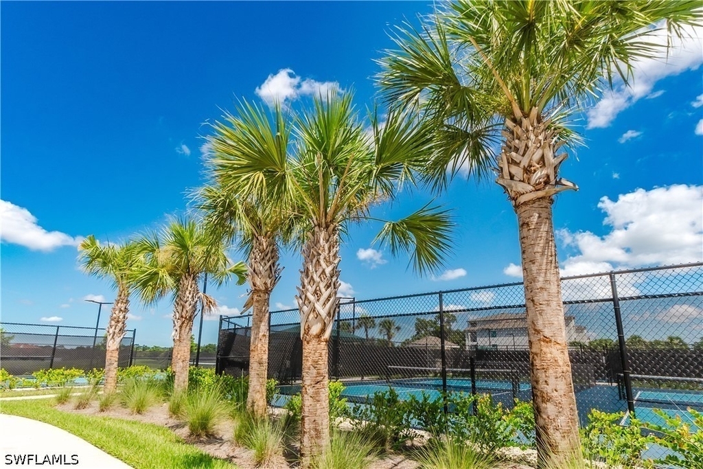 18411 Copperhead Court N - Photo 33