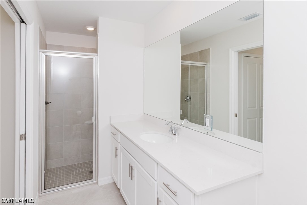18411 Copperhead Court N - Photo 4