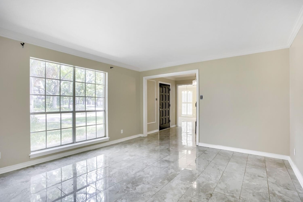10903 Tupper Lake Drive - Photo 5