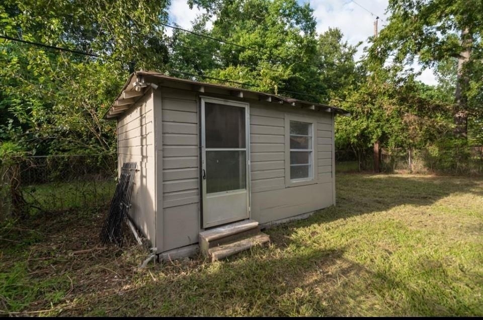 7621 Gleason Road - Photo 20
