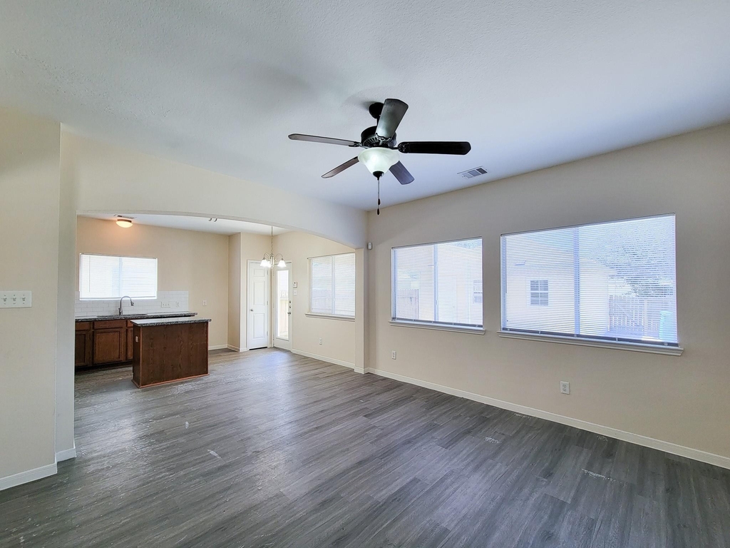 21818 Grassy Hill Lane - Photo 8