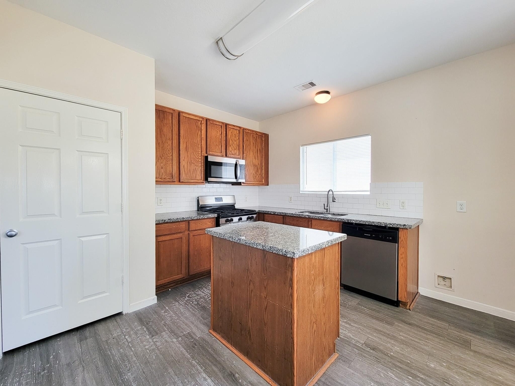 21818 Grassy Hill Lane - Photo 11