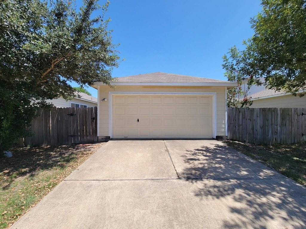 21818 Grassy Hill Lane - Photo 45
