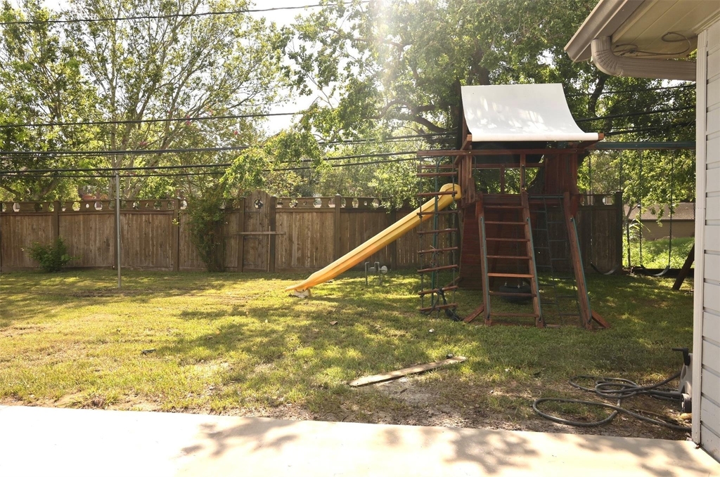 9810 Cliffwood Drive - Photo 37