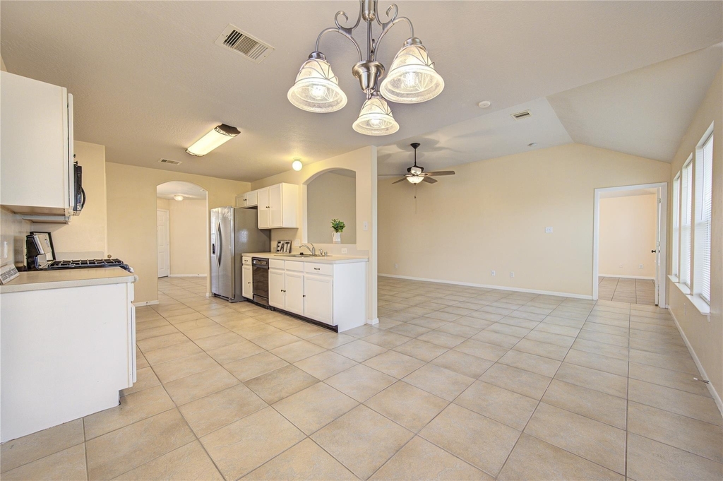 19815 Byron Meadows Drive - Photo 9