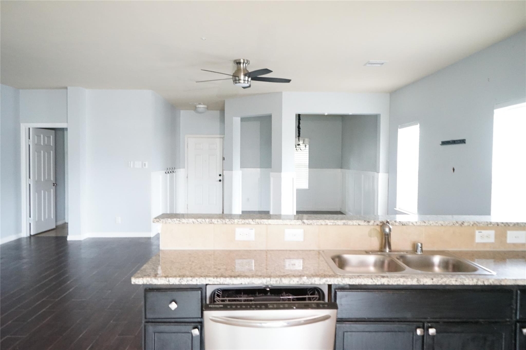 10710 Barker View Drive - Photo 7