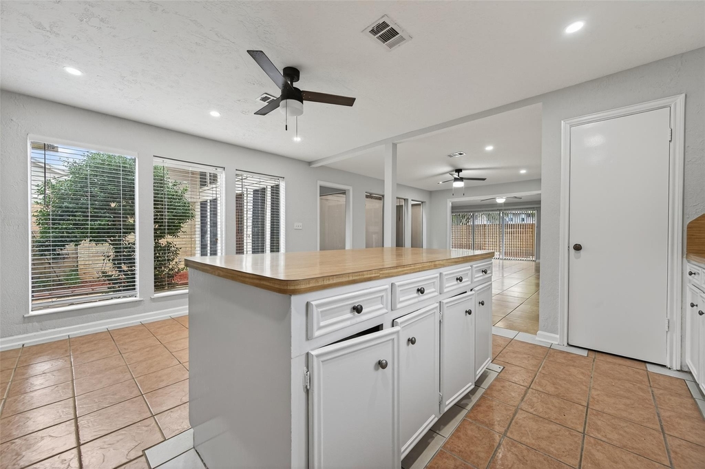 6102 Crakston Street - Photo 12