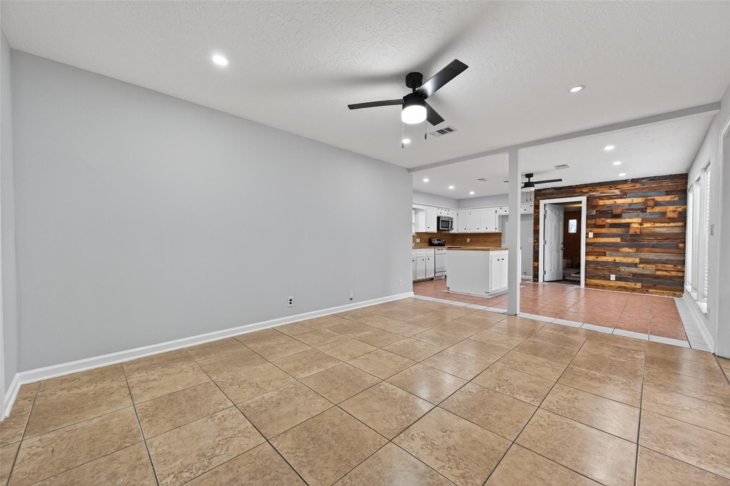 6102 Crakston Street - Photo 10