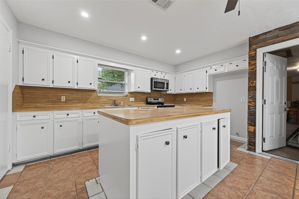 6102 Crakston Street - Photo 14