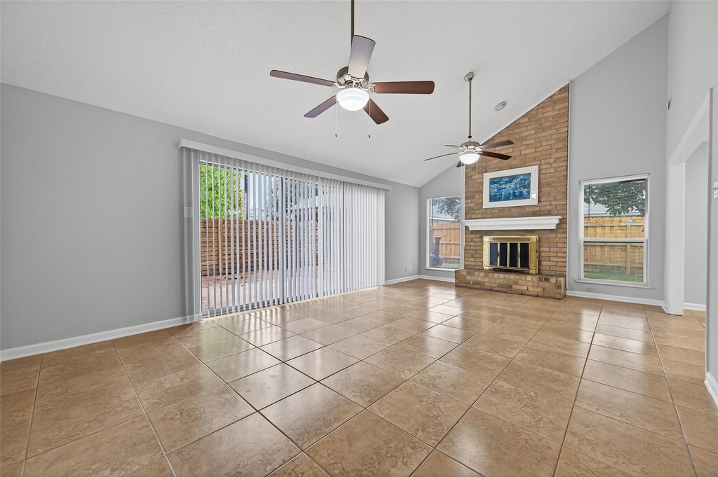6102 Crakston Street - Photo 18