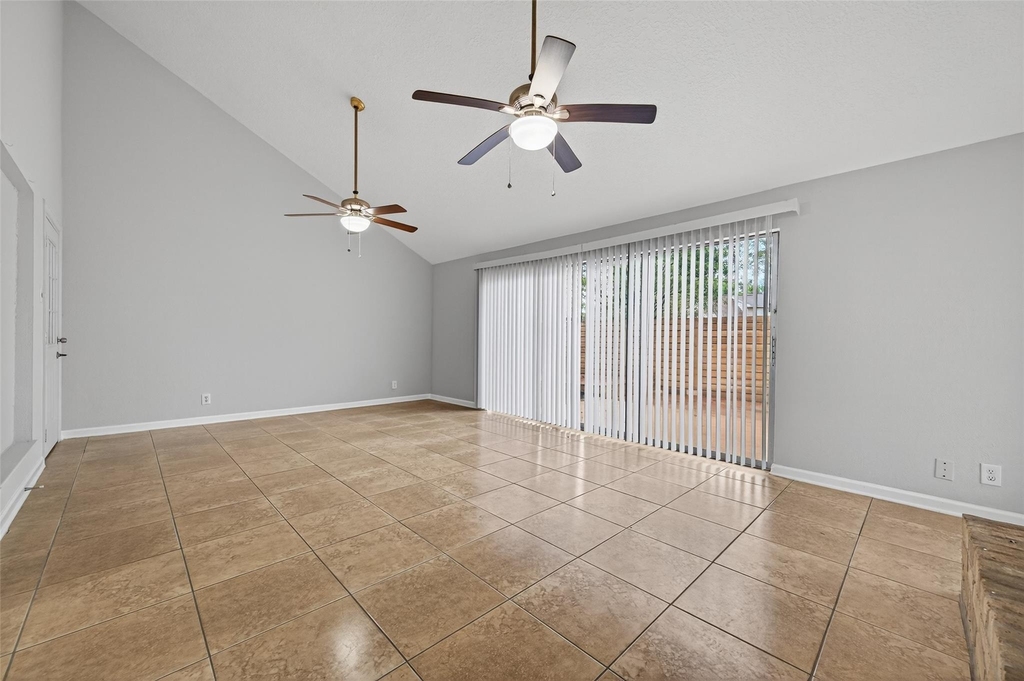 6102 Crakston Street - Photo 19