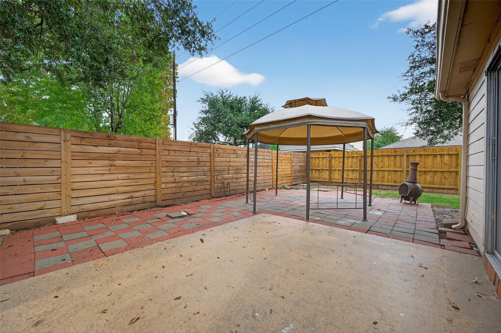 6102 Crakston Street - Photo 37