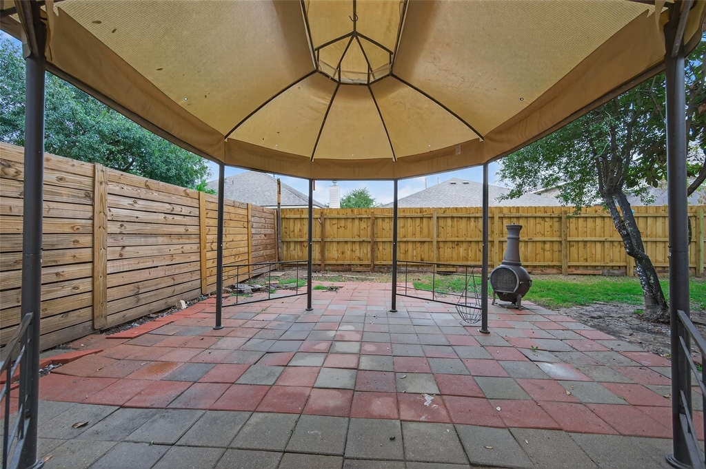 6102 Crakston Street - Photo 39