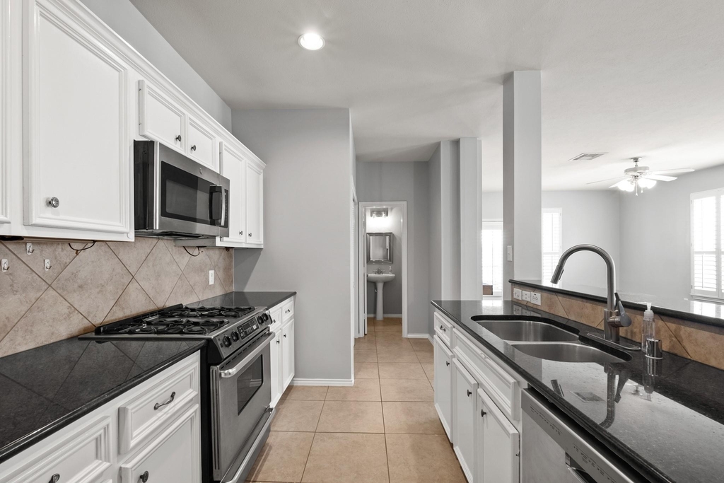 5314 Schuler Street - Photo 11