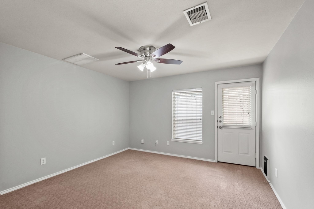 5314 Schuler Street - Photo 4