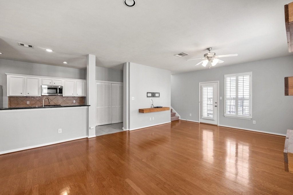 5314 Schuler Street - Photo 6
