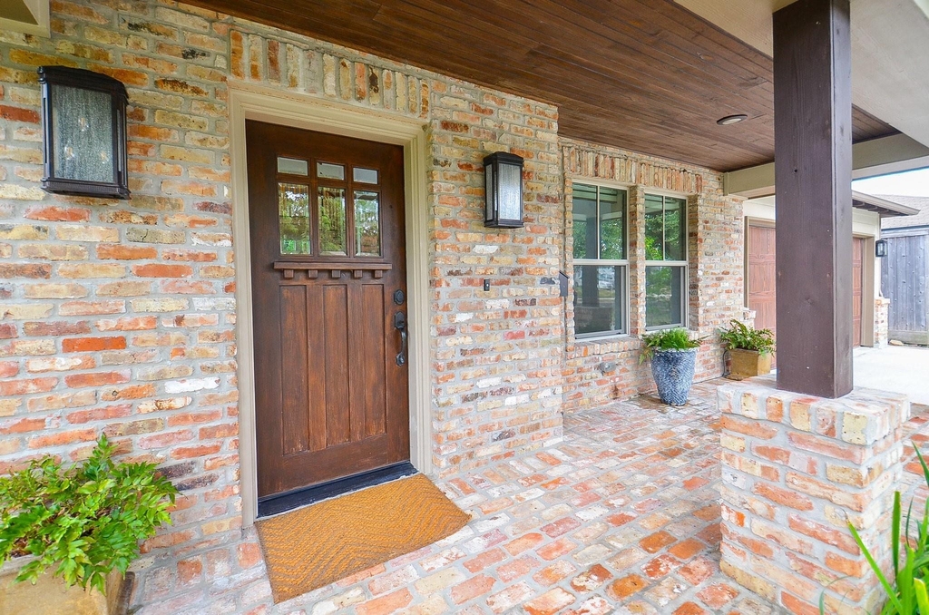 5413 De Milo Drive - Photo 2