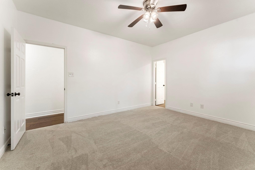 618 W Rollingwood Street - Photo 14