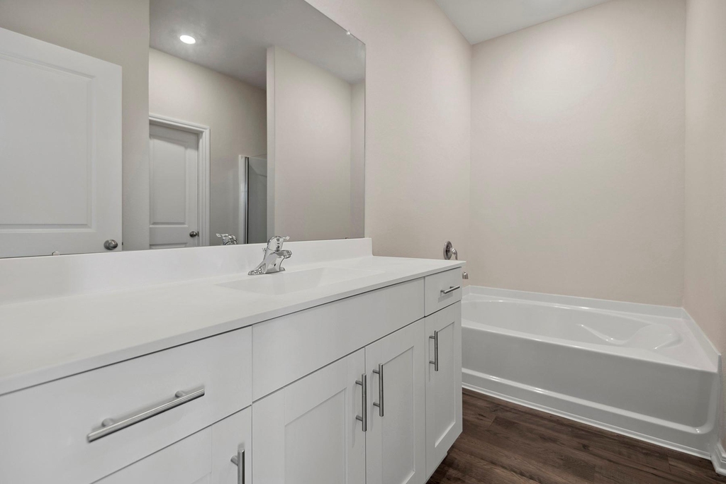 15885 Berry Hill Drive - Photo 11
