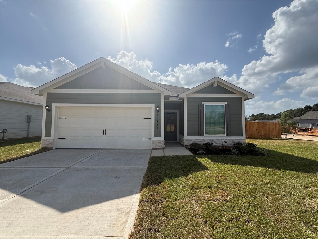 15885 Berry Hill Drive - Photo 0