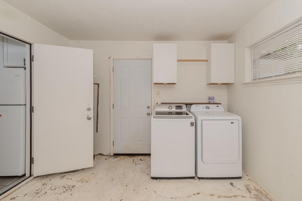 135 W Barkley Street - Photo 11