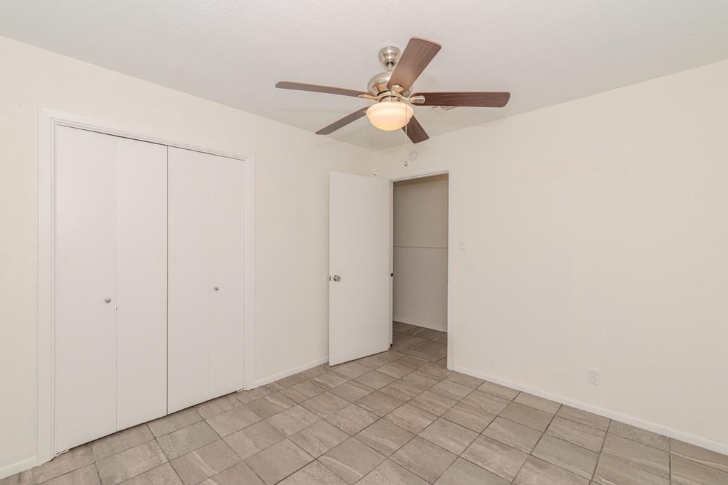 135 W Barkley Street - Photo 21