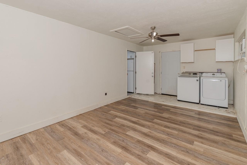 135 W Barkley Street - Photo 10