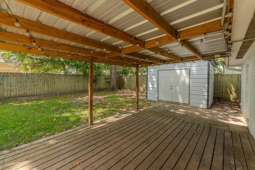 135 W Barkley Street - Photo 24