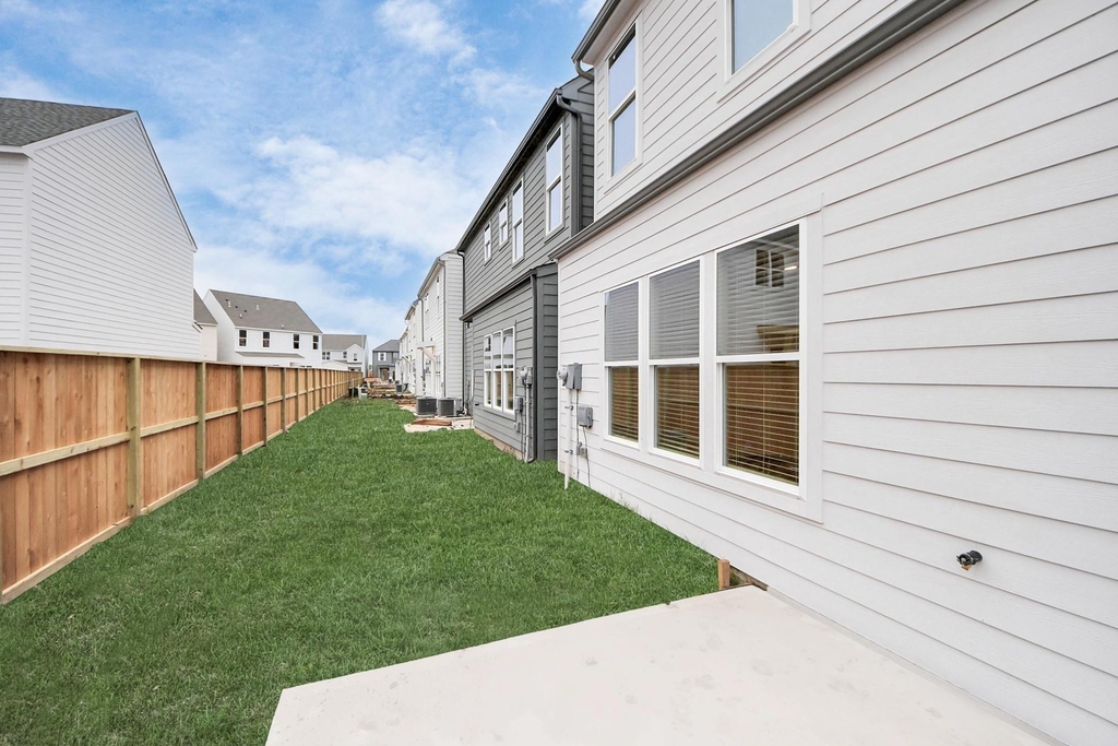 21942 Bobby Meadow Lane - Photo 3