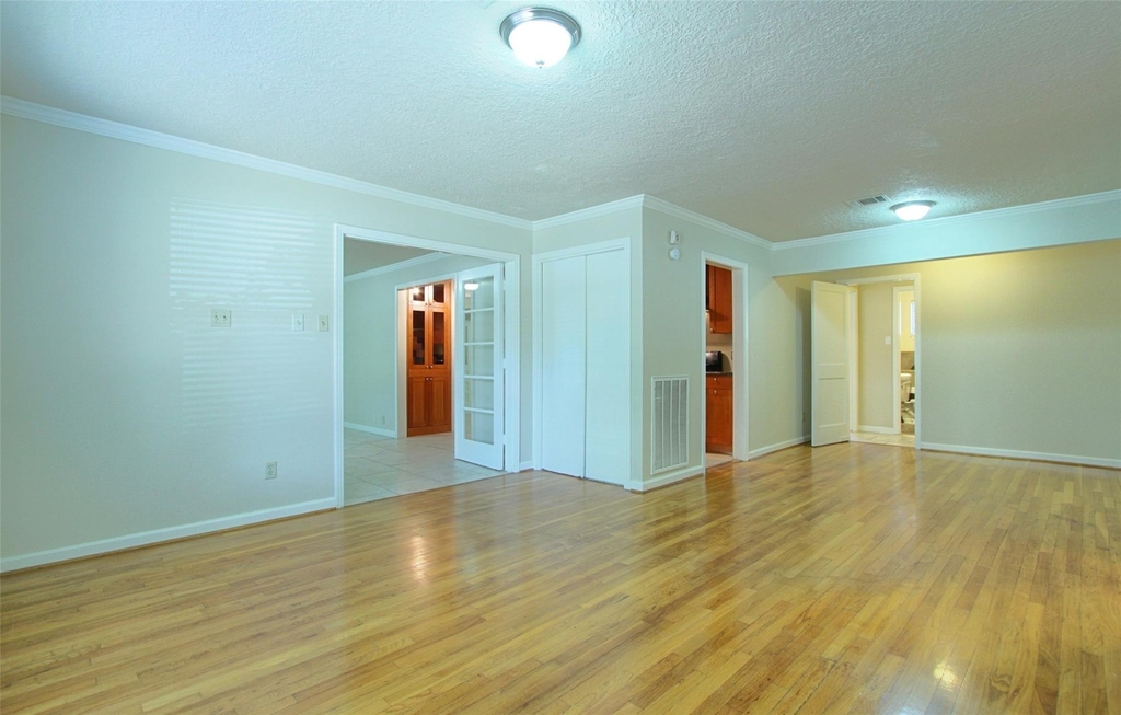 1322 Curtin Street - Photo 9