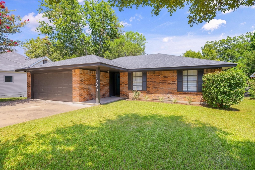 1803 S Park Street - Photo 24