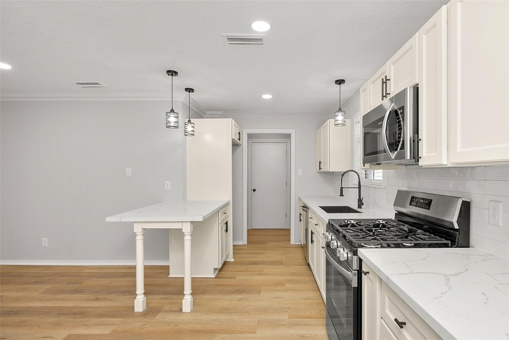 1803 S Park Street - Photo 9
