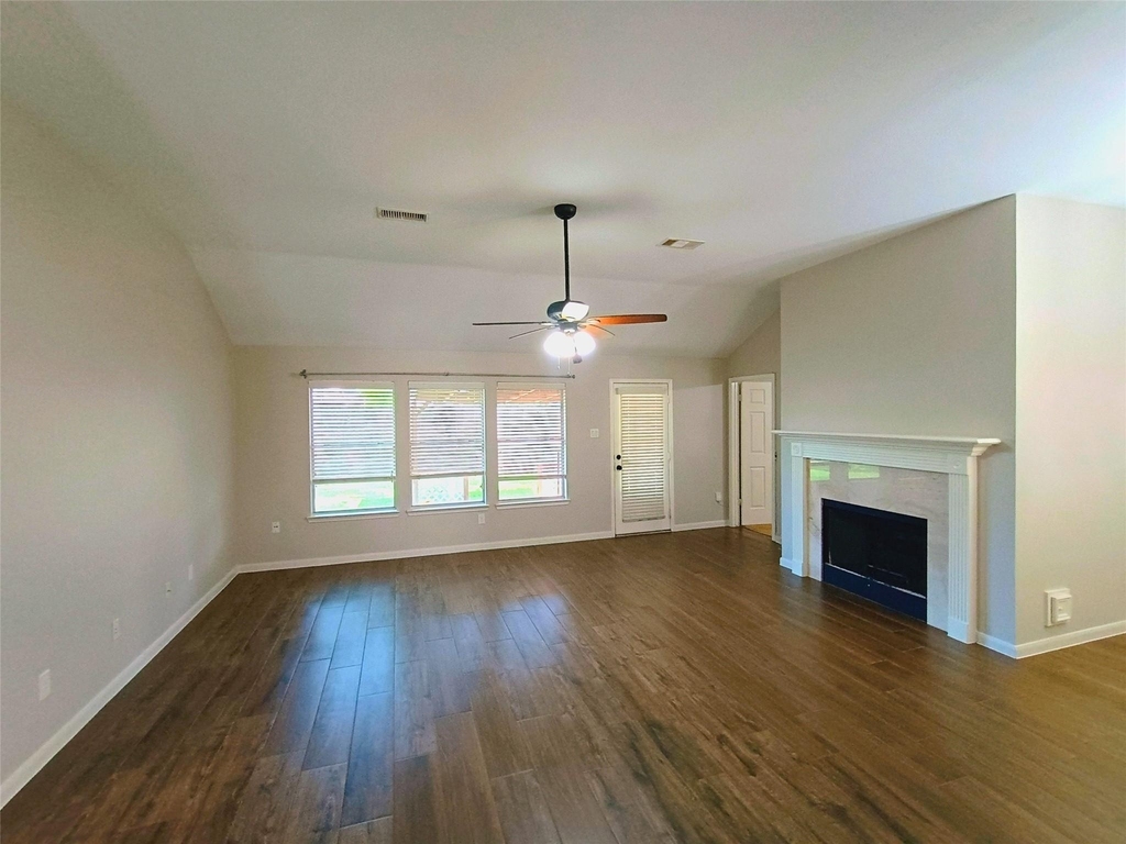 3821 Pin Oak Drive N - Photo 3