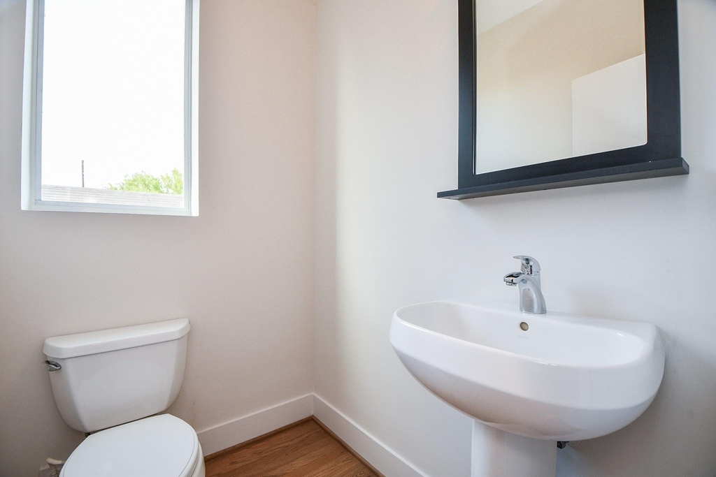 92 Dennis Street - Photo 7