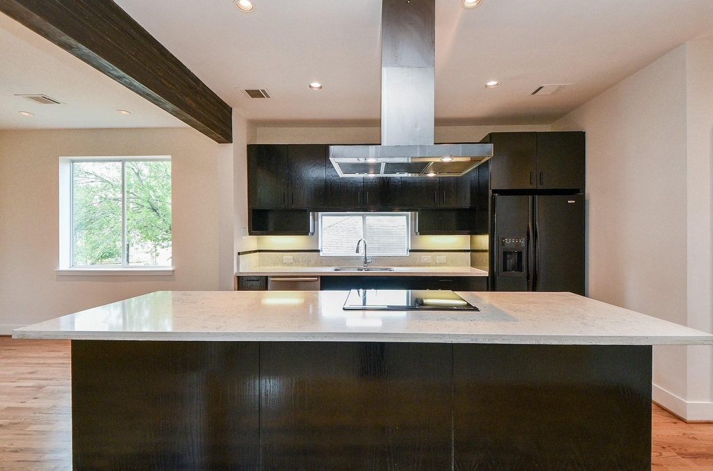 92 Dennis Street - Photo 4