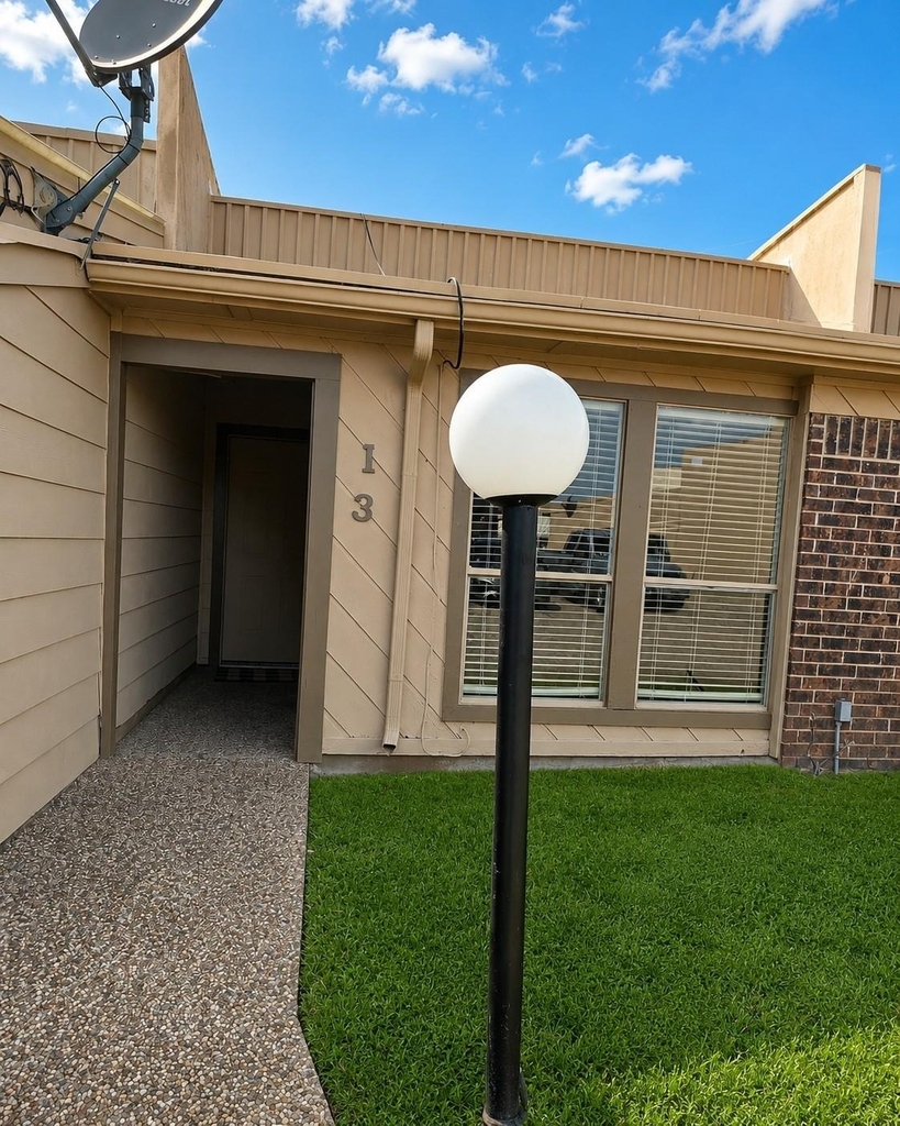 1014 Graham Drive - Photo 1