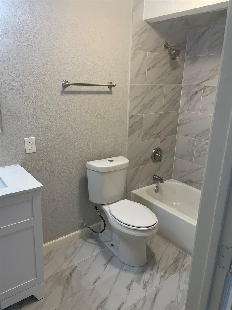 9216 1/2 E Avenue P - Photo 4